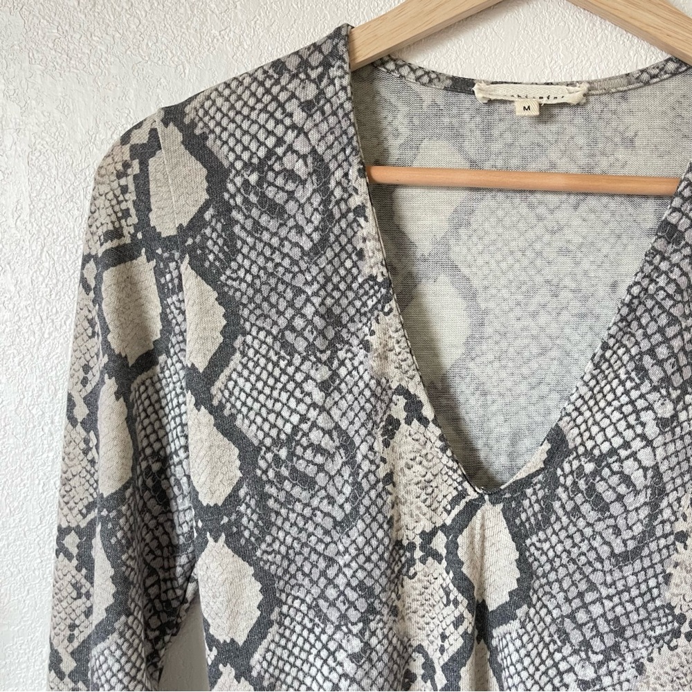 Wasabi + Mint Snake Skin V-Neck Bodysuit - Picture 2 of 6